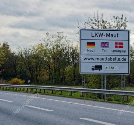 Camion su autostrada europea