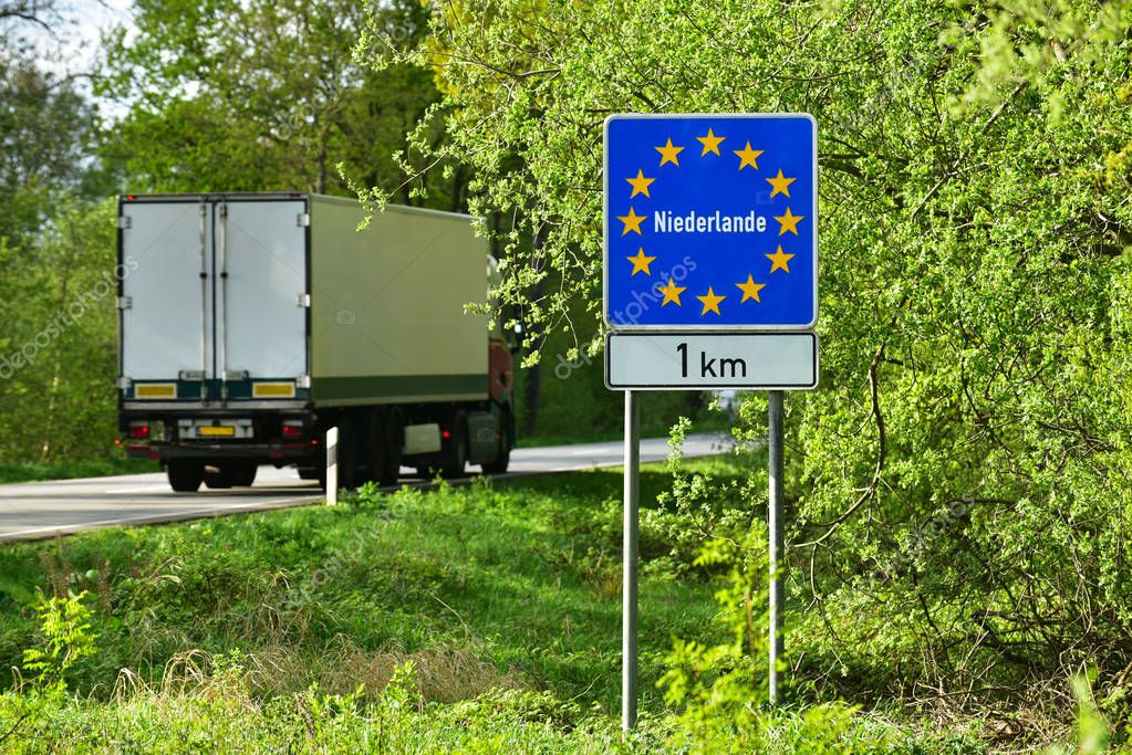 Camion su strada europea